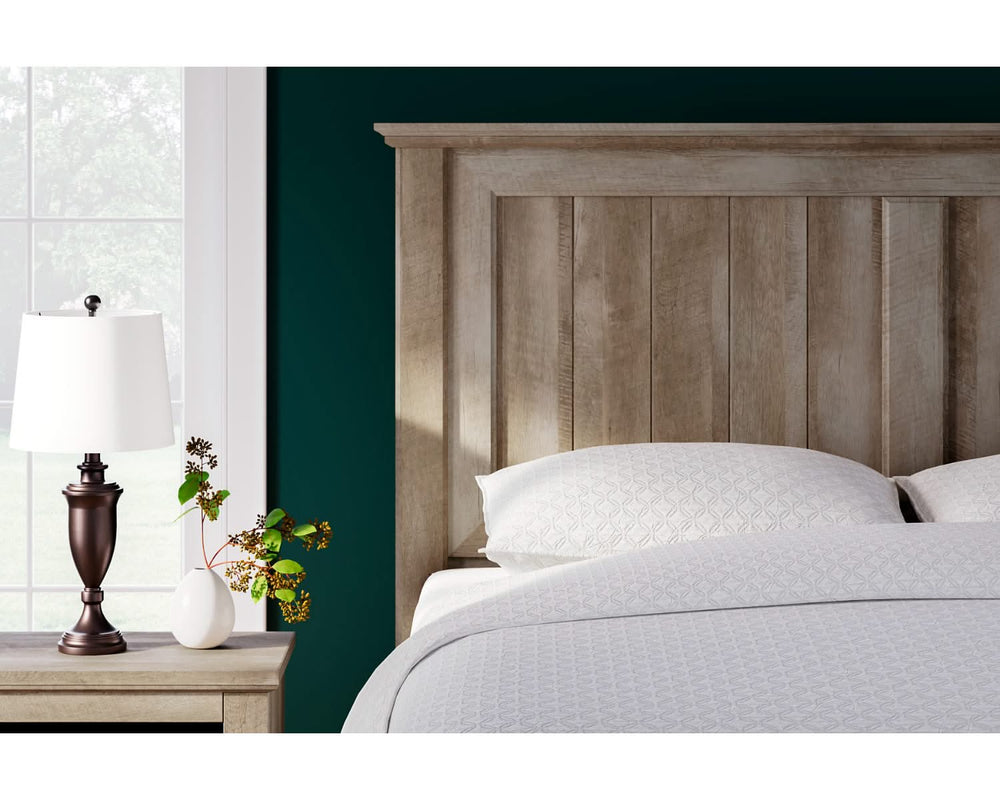 Yarbeck King Panel Bed