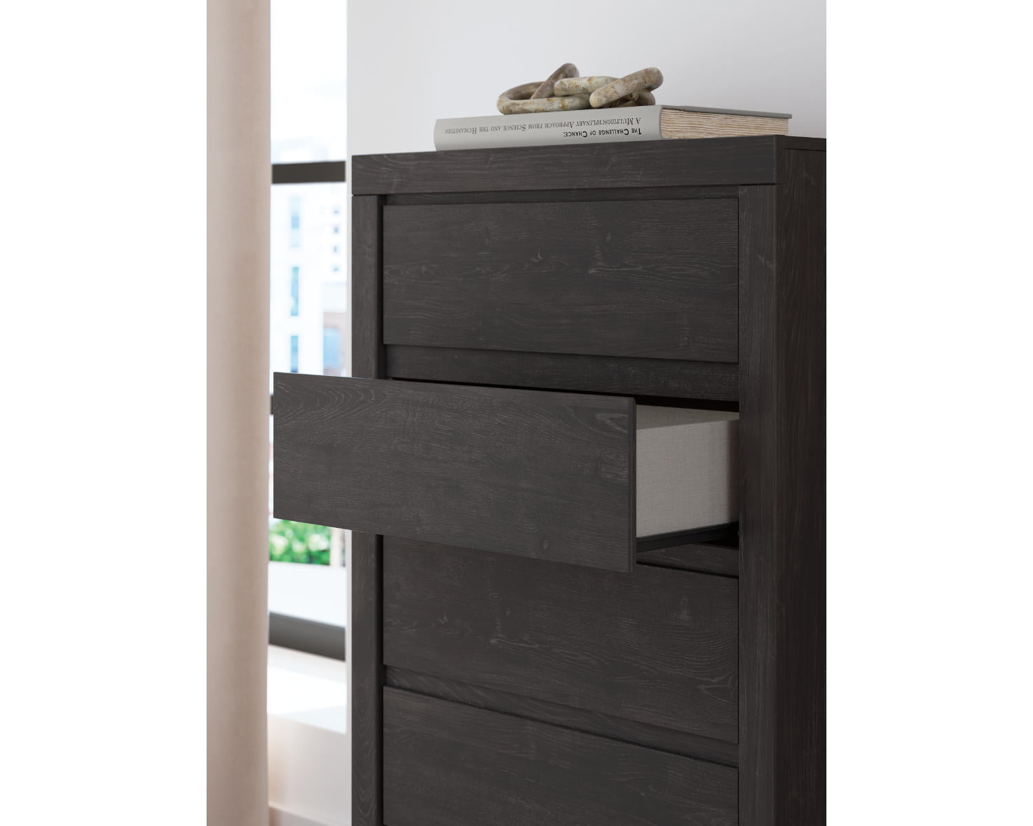 Fraluna Chest of Drawers