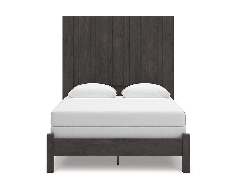 Fraluna Queen Panel Bed
