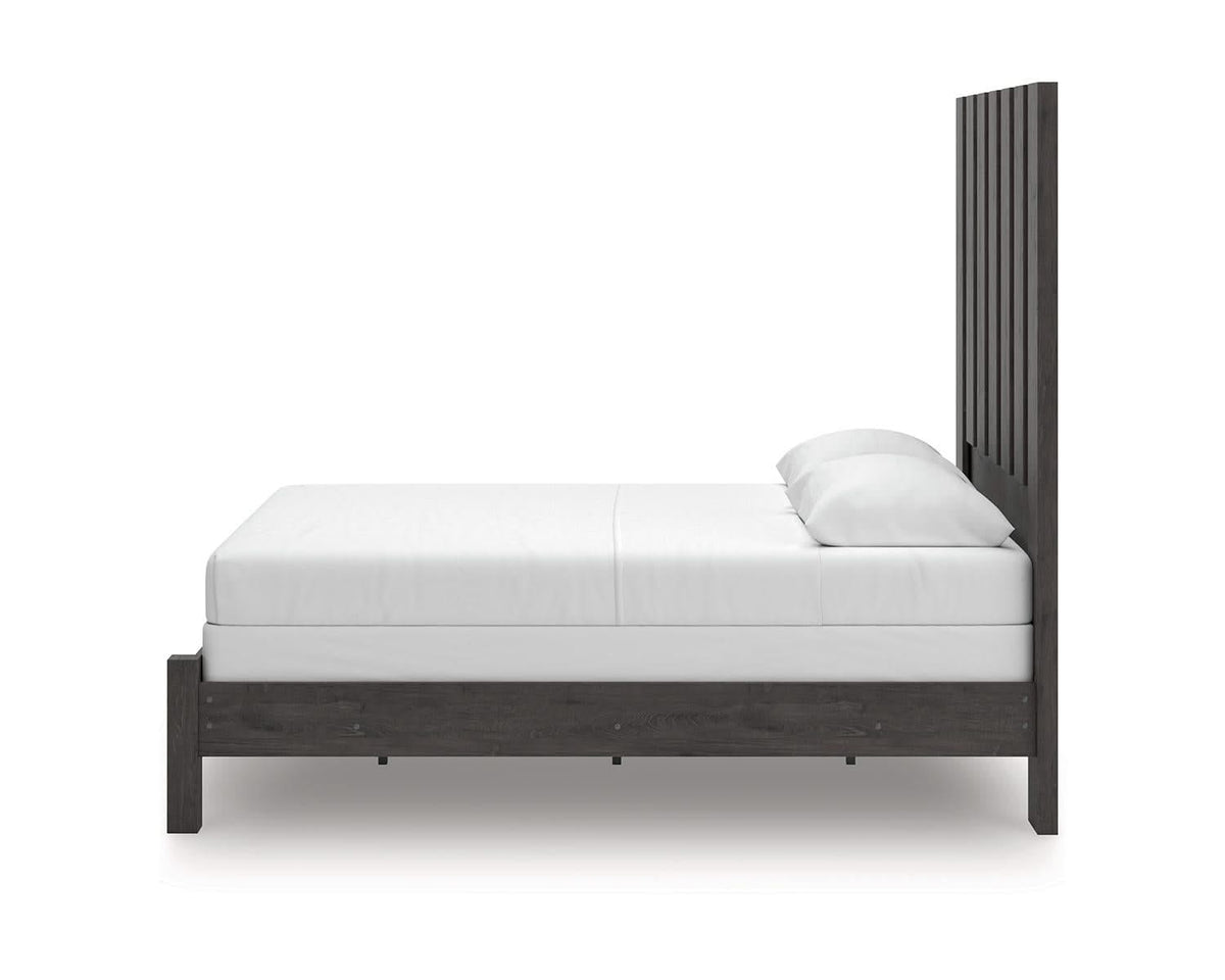 Fraluna Queen Panel Bed