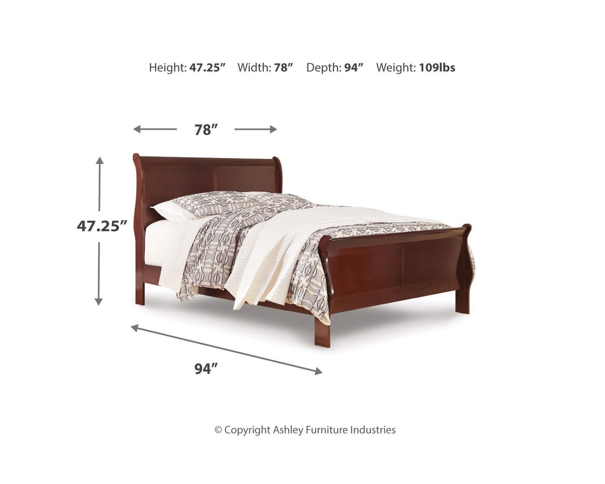 Cama estilo trineo California King de Alisdair, cómoda y espejo