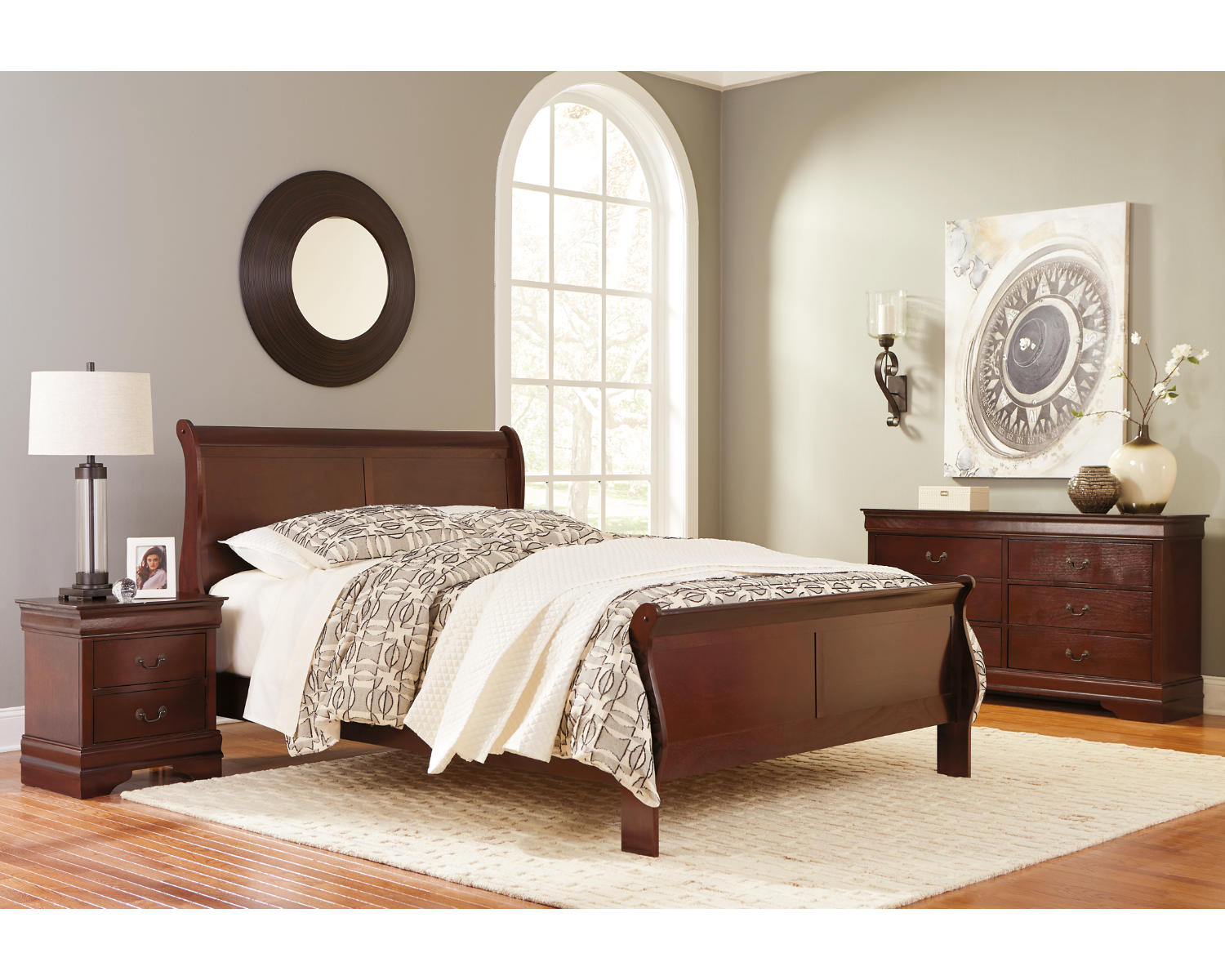 Alisdair Queen Sleigh Bed, Dresser, Mirror, and Chest