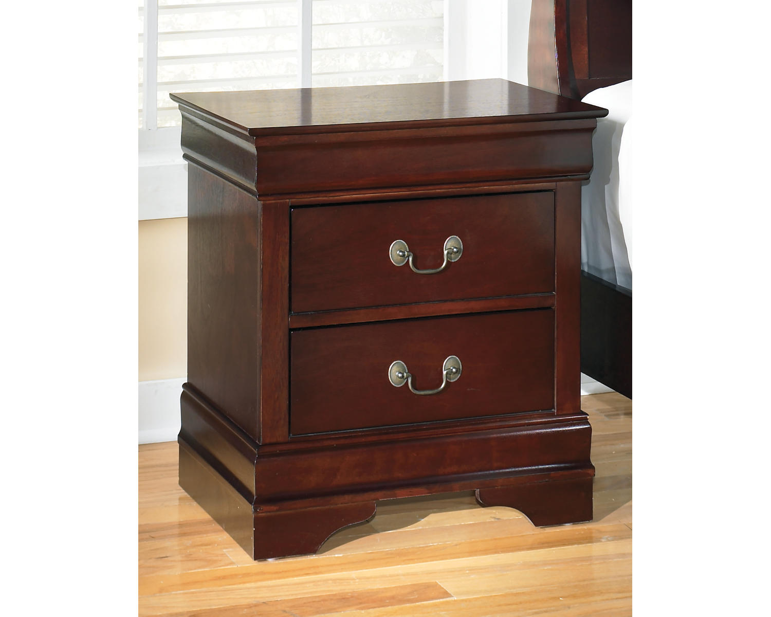 Alisdair Twin Sleigh Bed, 2 Dressers, Mirror and Nightstand