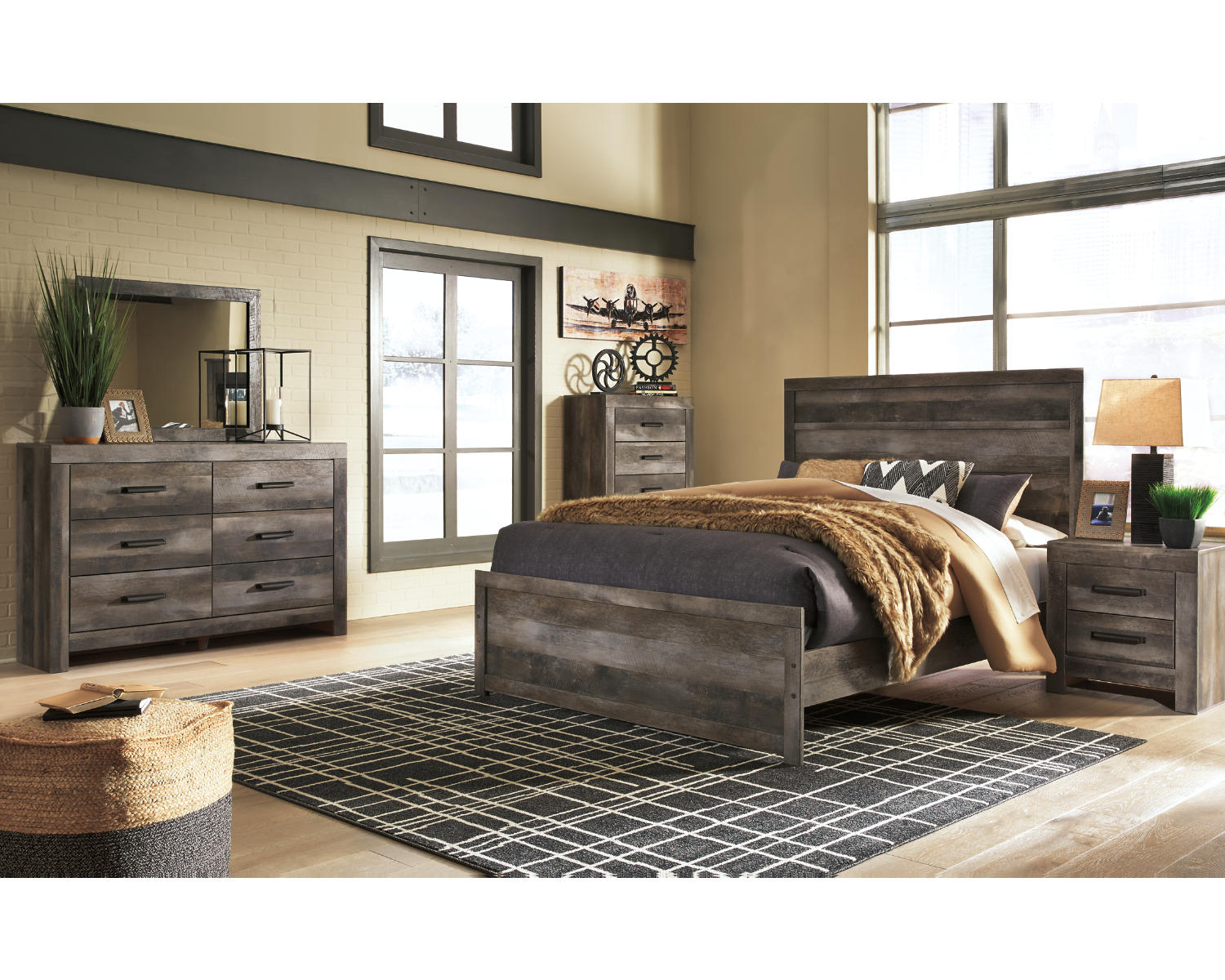 Wynnlow Queen Panel Bed, Dresser, Mirror, Chest and 2 Nightstands