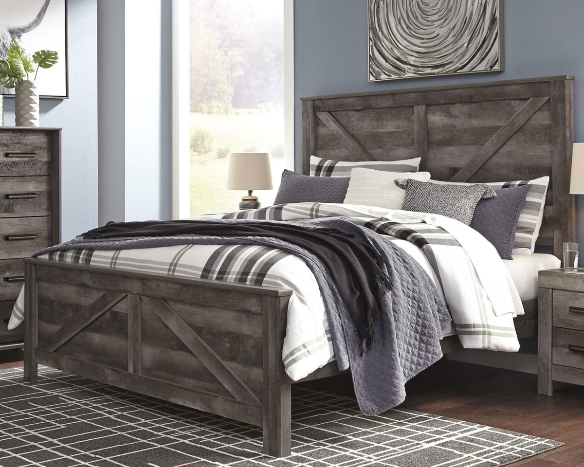 Cama y cómoda con paneles Wynnlow King Crossbuck