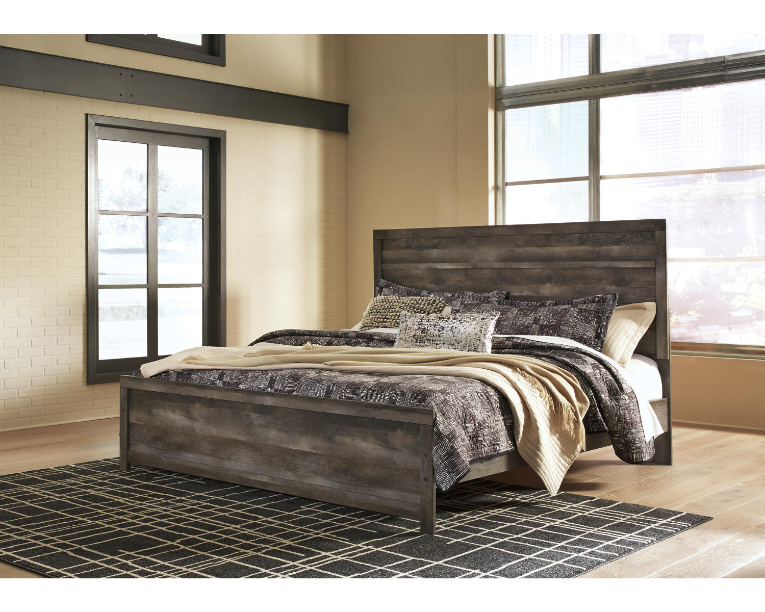 Wynnlow King Panel Bed and 2 Nightstands