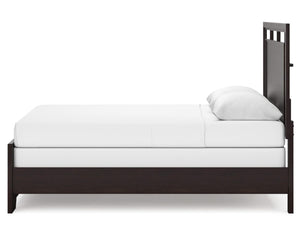Covetown Queen Panel Bed