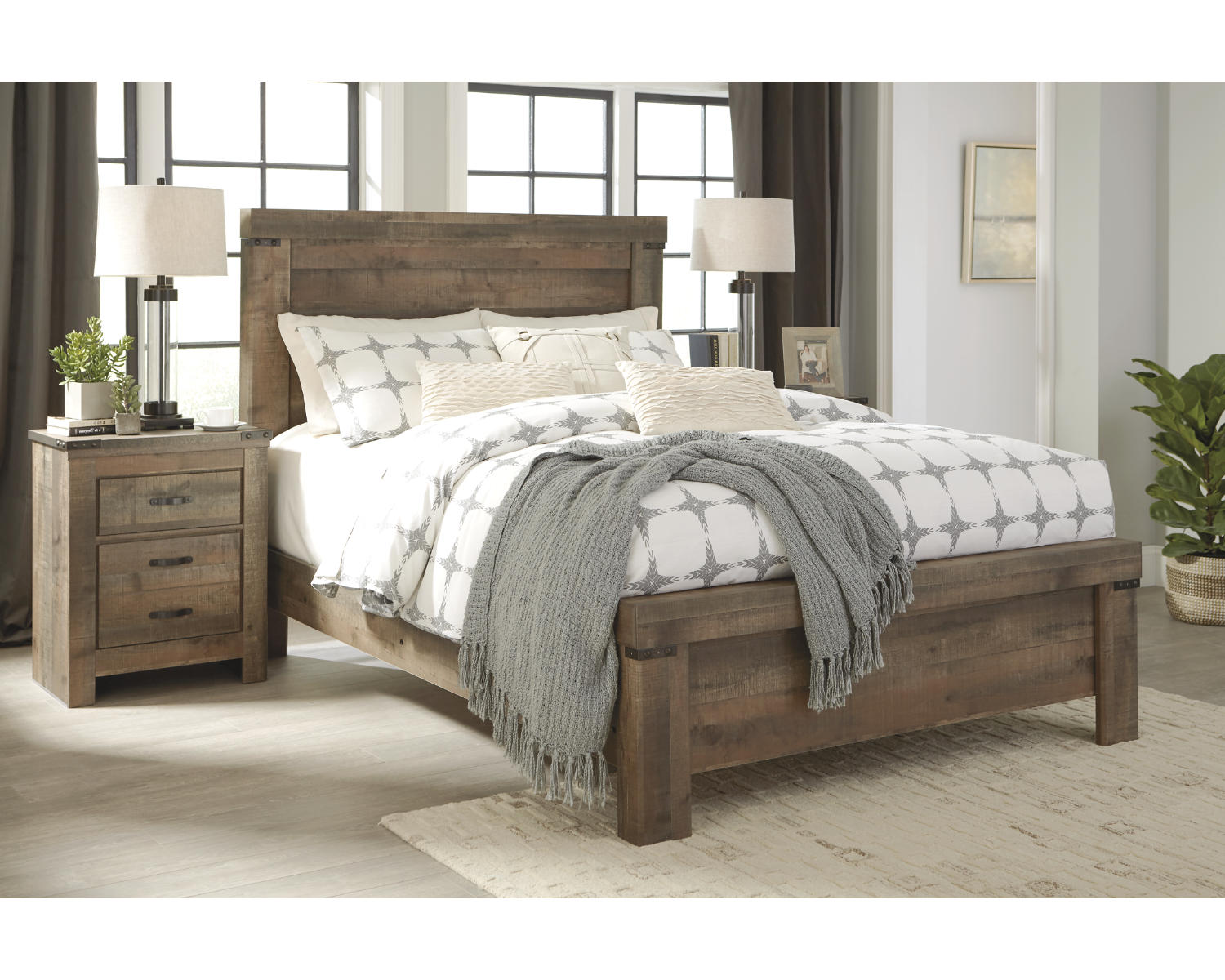 Trinell Queen Panel Bed