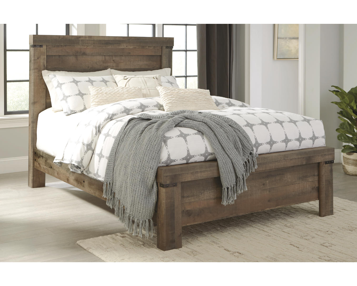 Trinell Queen Panel Bed