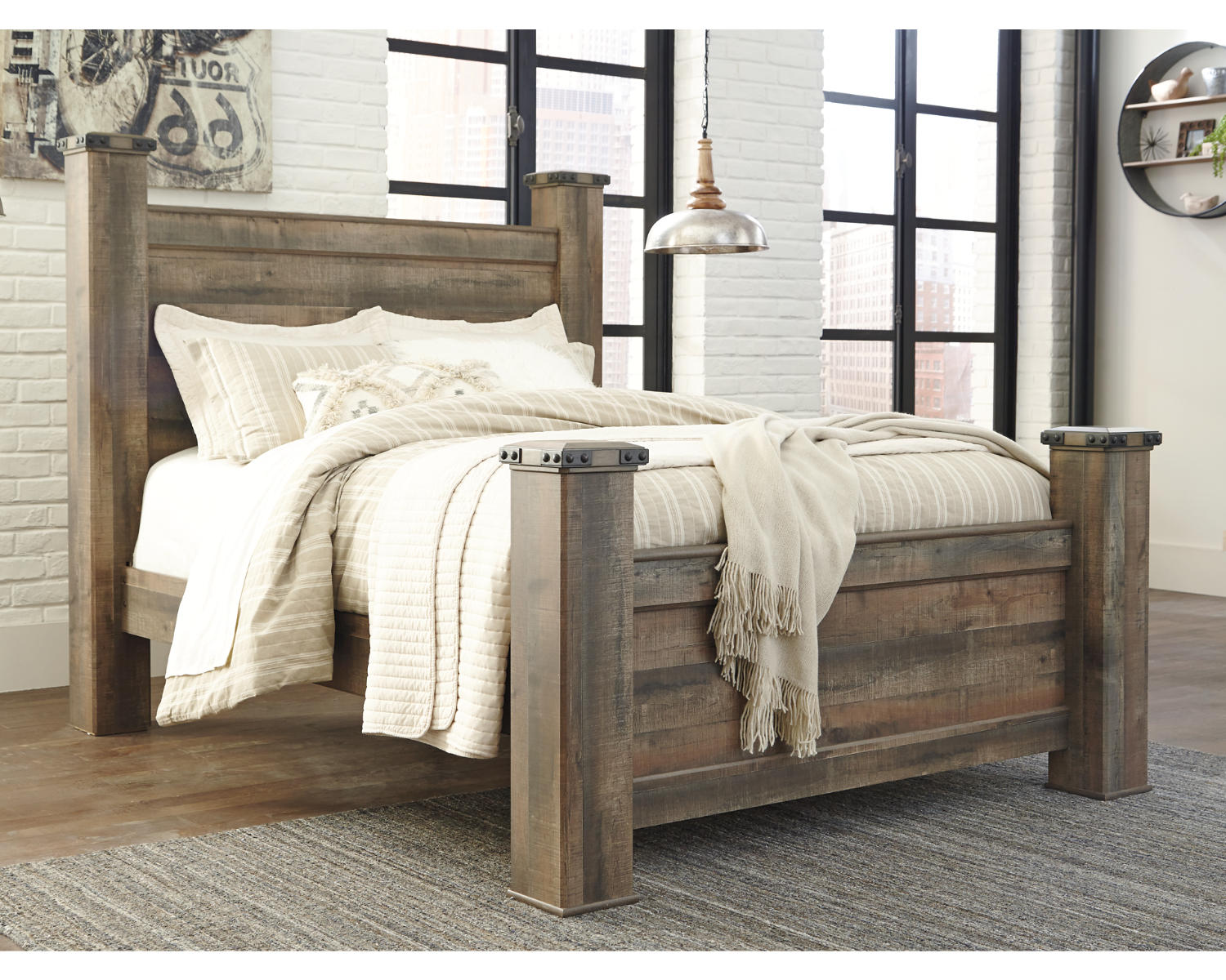 Trinell Queen Poster Bed
