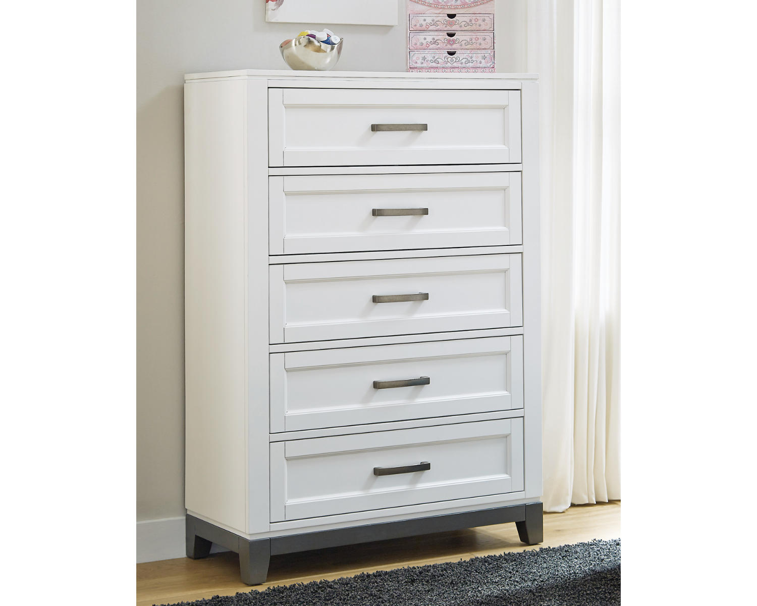 Brynburg Chest of Drawers