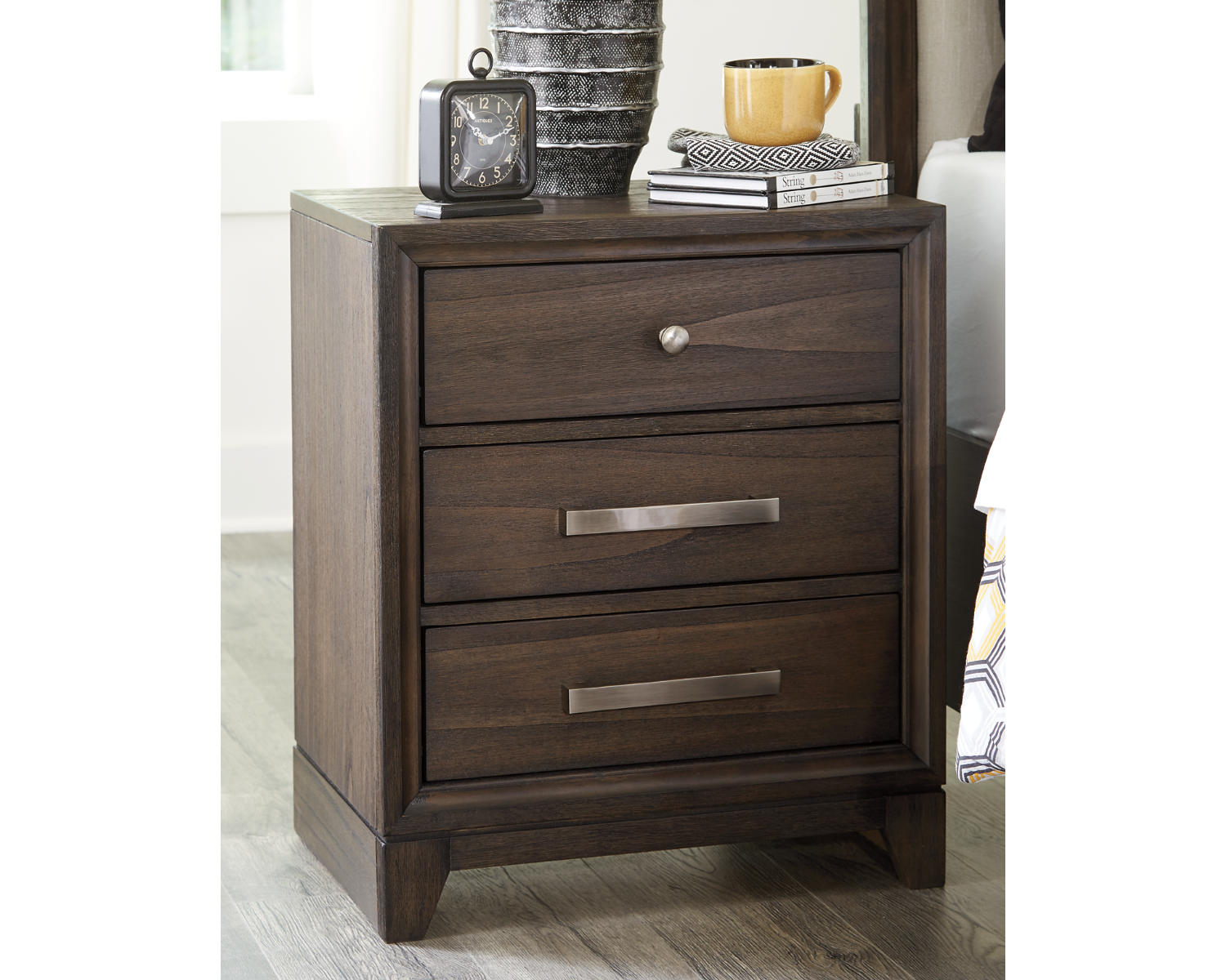 Brueban Nightstand