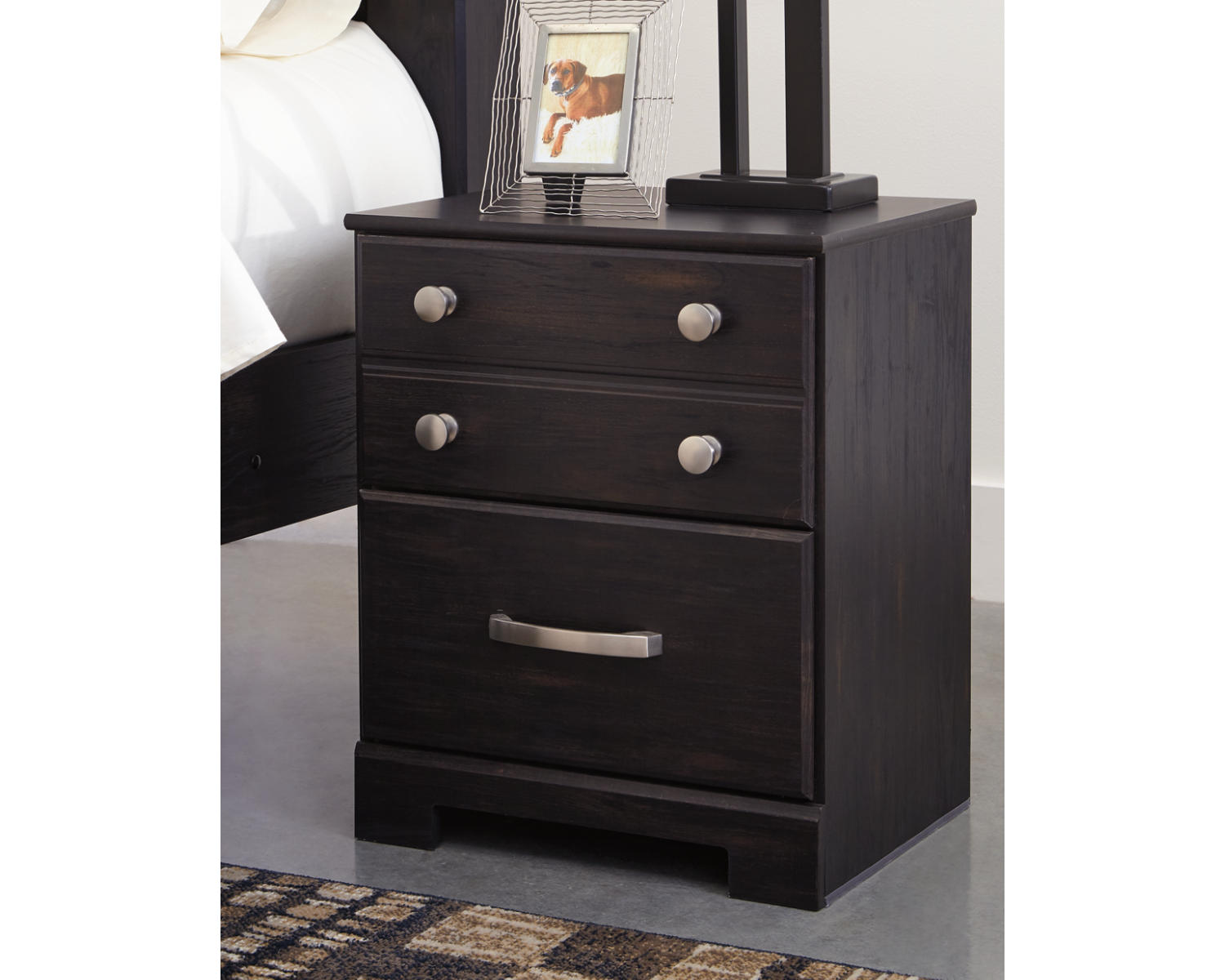 Reylow Nightstand