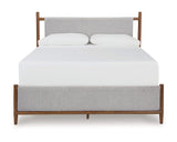 Cama, cómoda y mesita de noche tapizadas Lyncott King