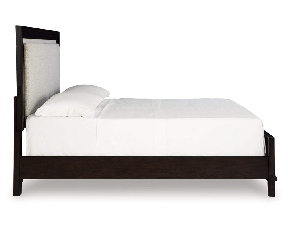 Cama Queen Neymorton con paneles tapizados