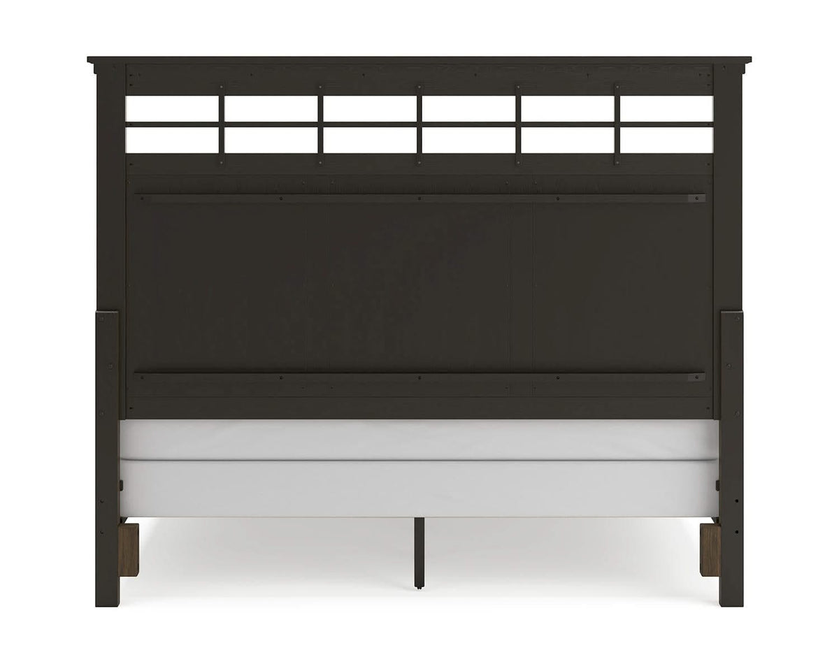 Shawbeck California King Panel Bed