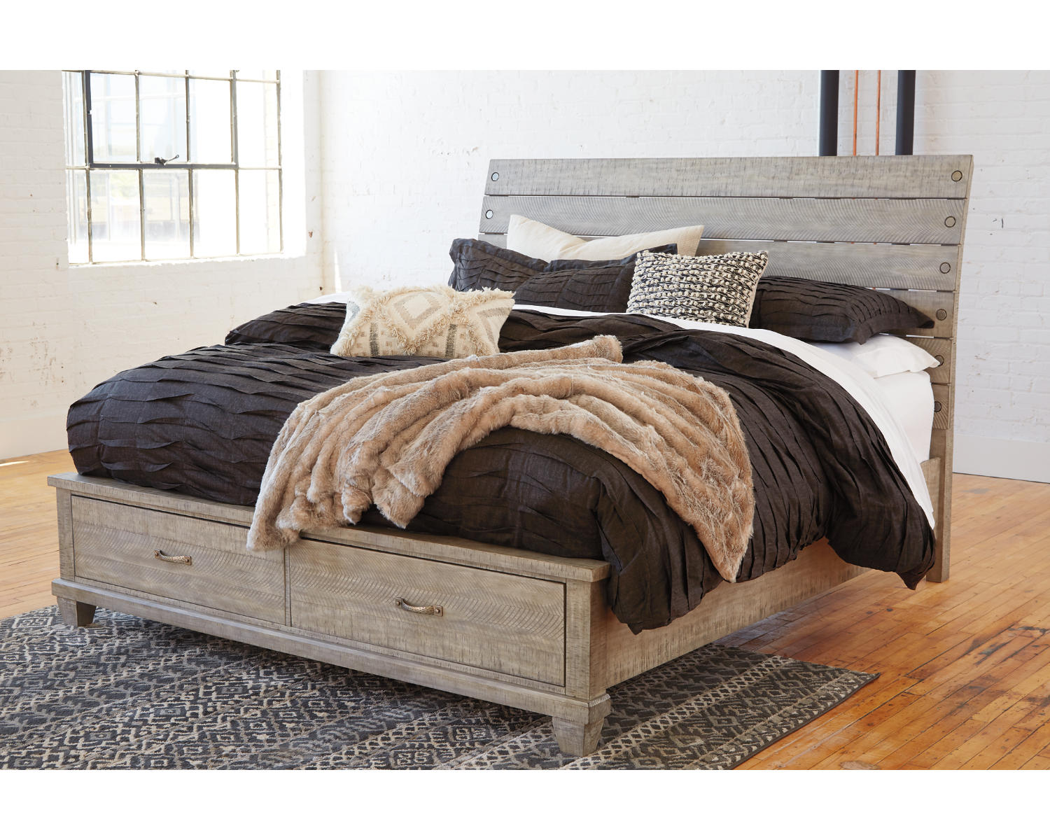 Naydell King Panel Bed with 2 Storage Drawers