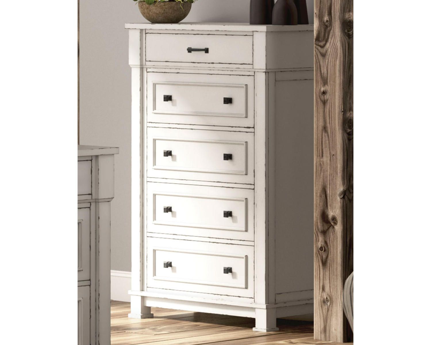 Jennily Chest of Drawers