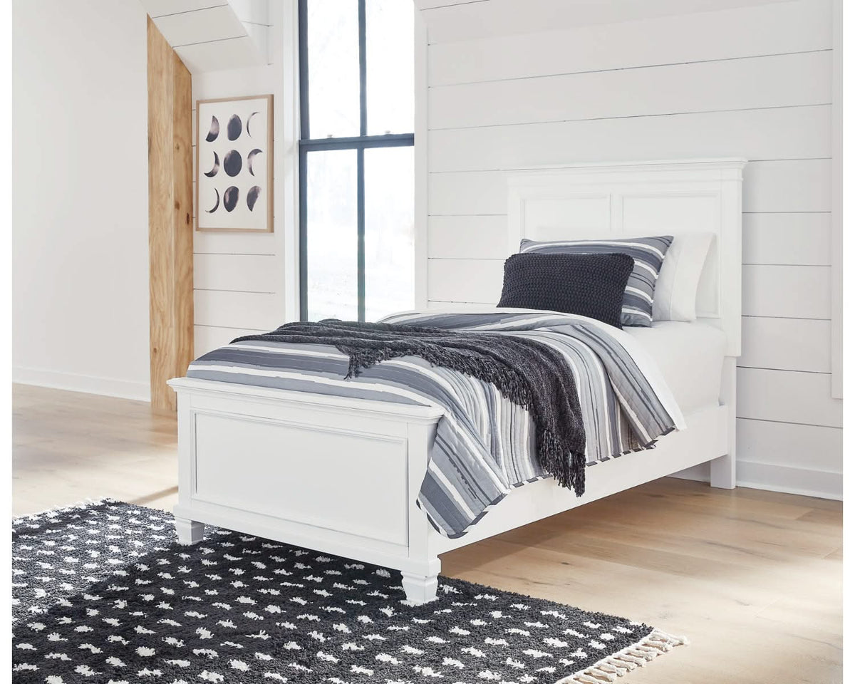 Cama doble con paneles Fortman