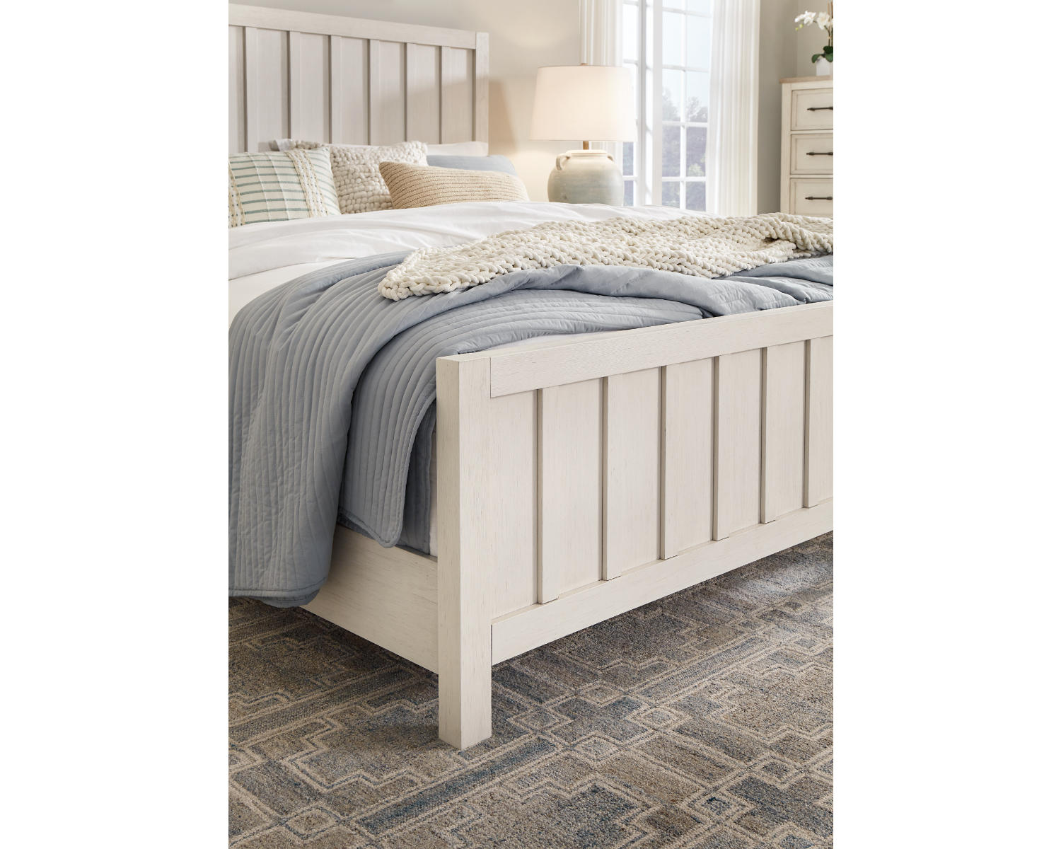 Shaybrock California King Panel Bed