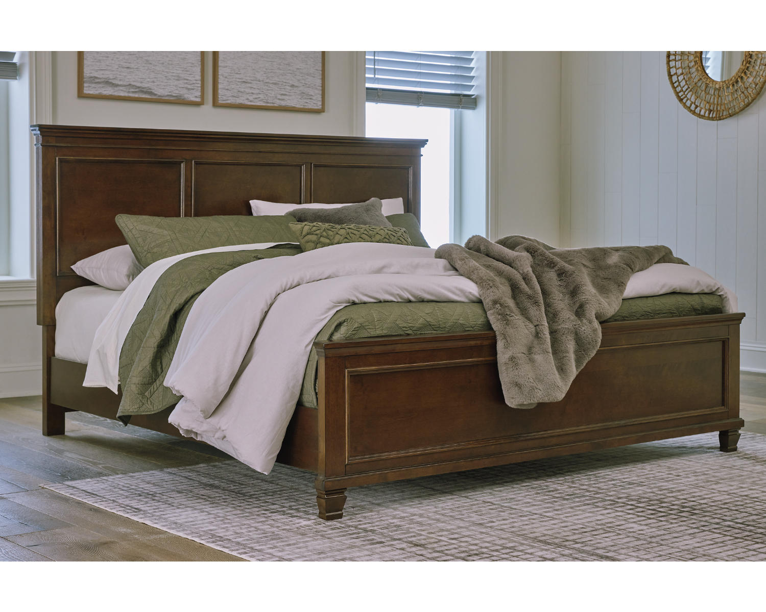 Danabrin King Panel Bed