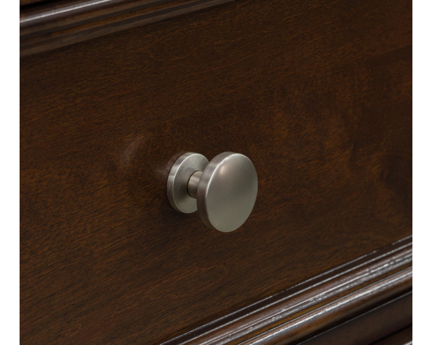Danabrin Dresser