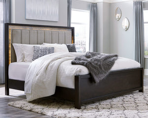 Maretto Queen Upholstered Panel Bed