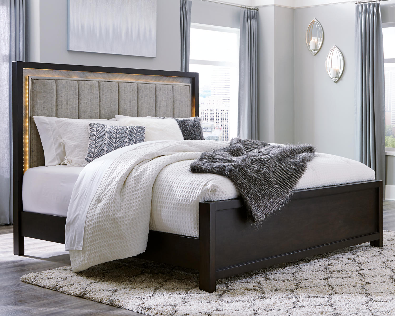 Maretto Queen Upholstered Panel Bed