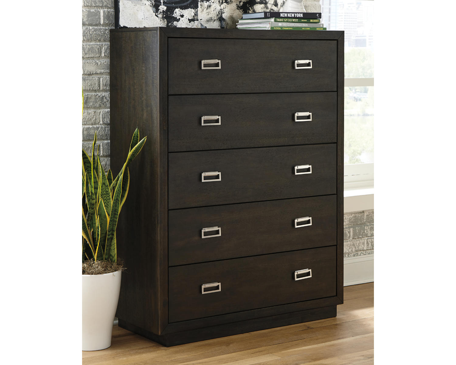 Hyndell Chest of Drawers