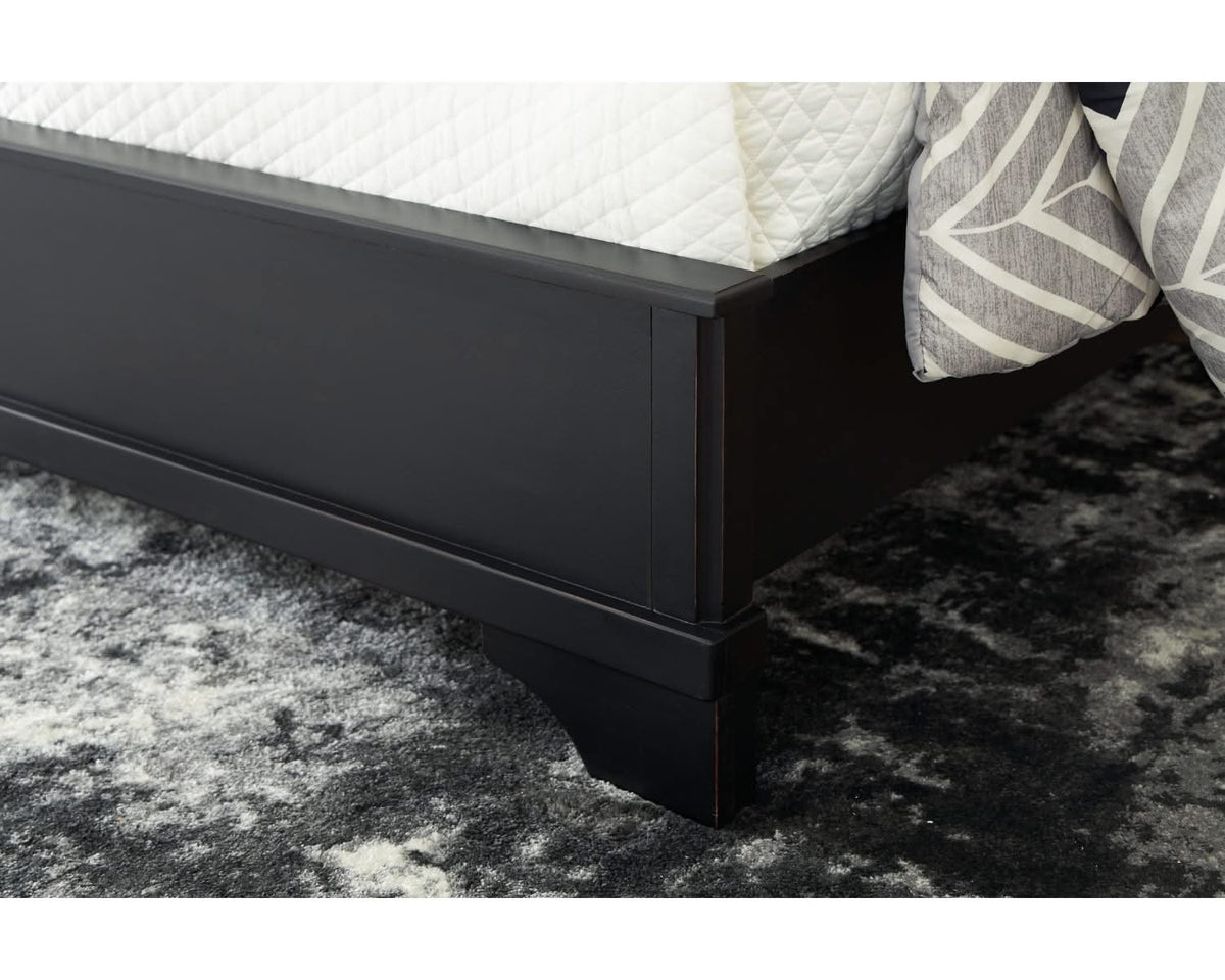 Chylanta Queen Sleigh Bed