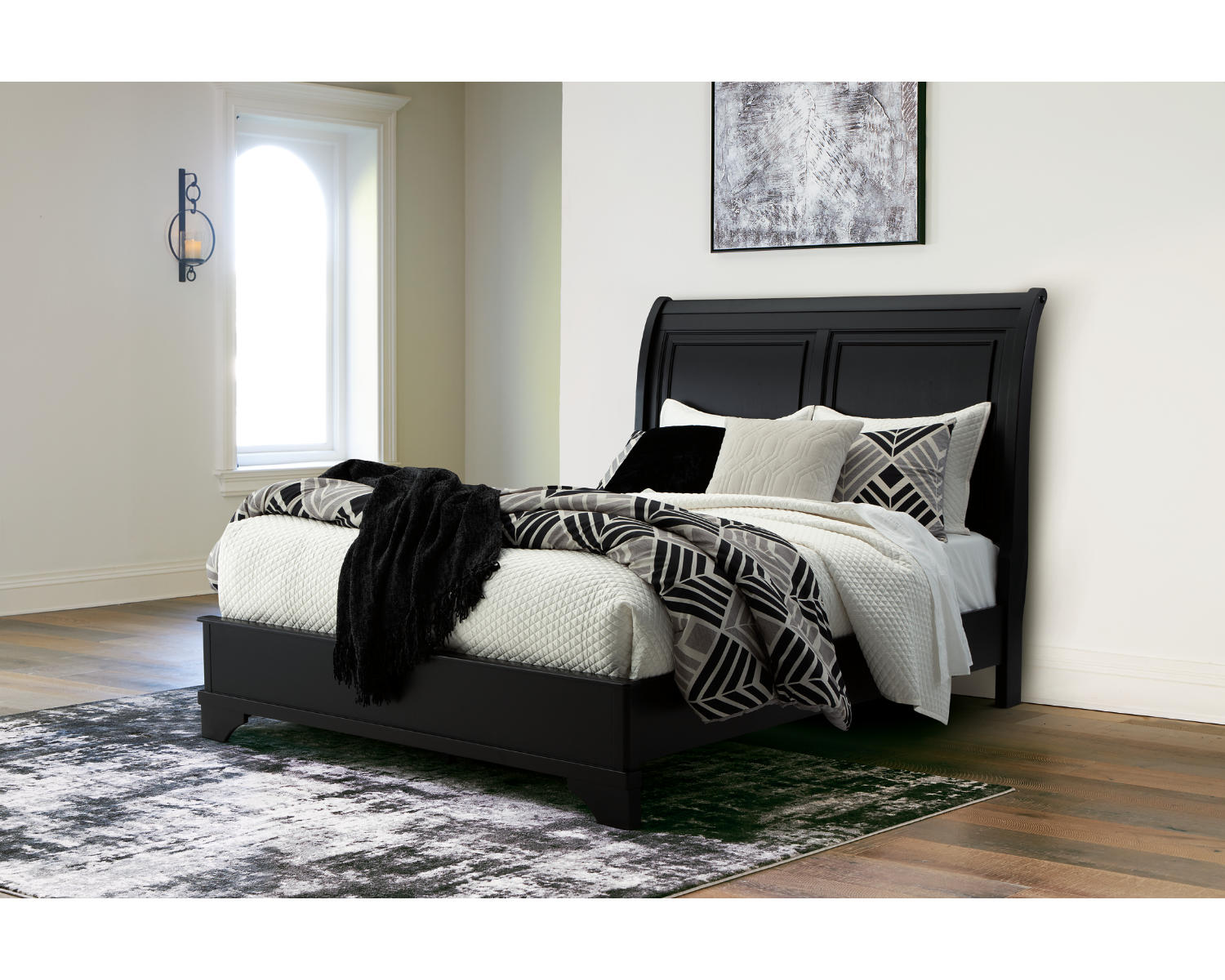 Chylanta Queen Sleigh Bed