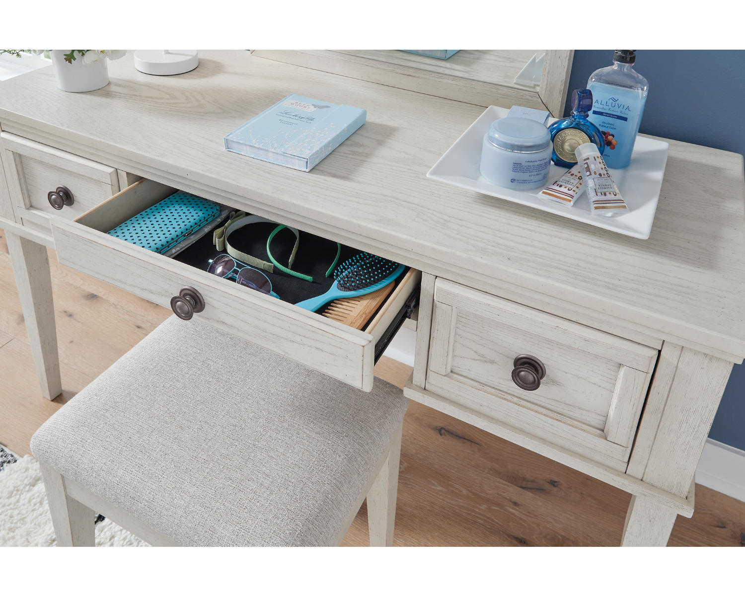 Robbinsdale Vanity with Stool