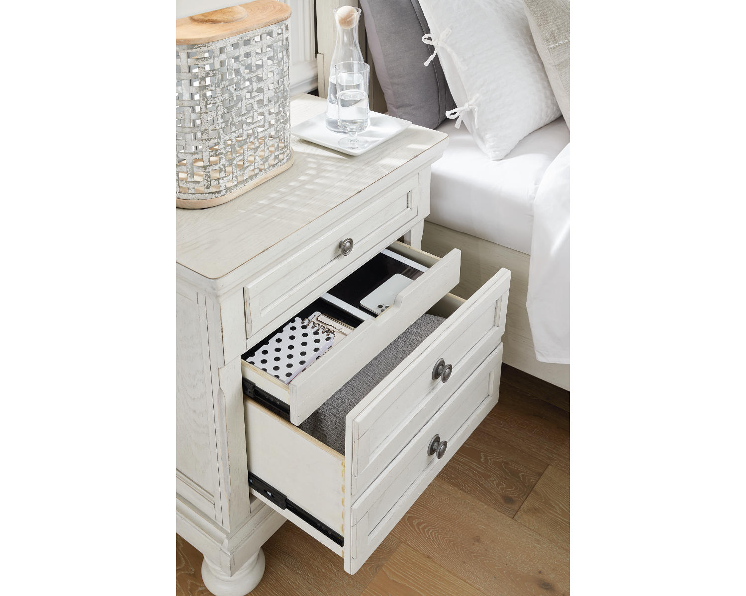 Robbinsdale Queen Storage Bed, Dresser, Mirror and Nightstand