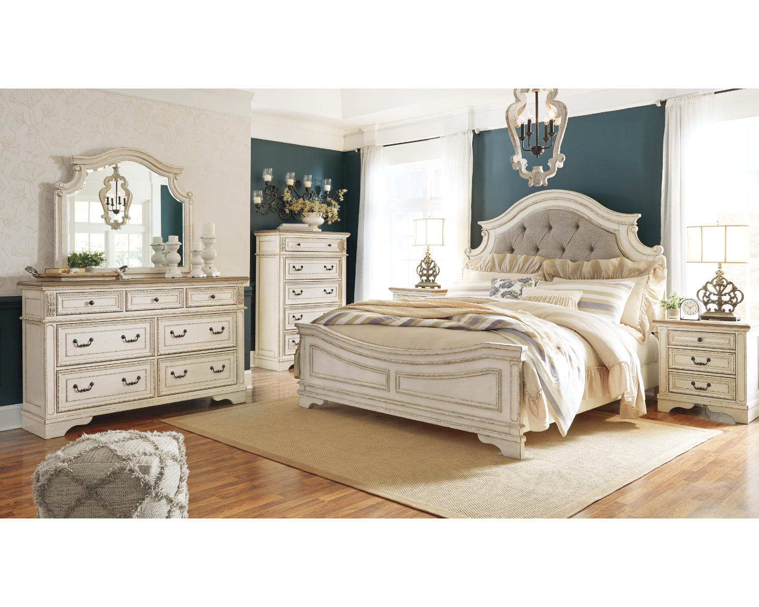 Realyn King Panel Bed, Dresser, Mirror, Chest and 2 Nightstands