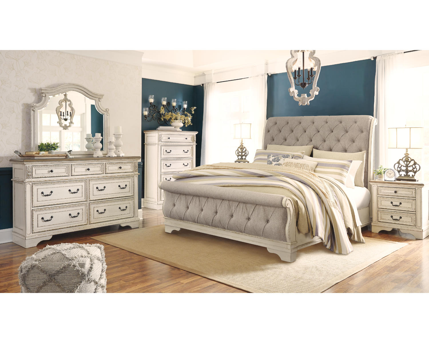 Realyn California King Sleigh Bed