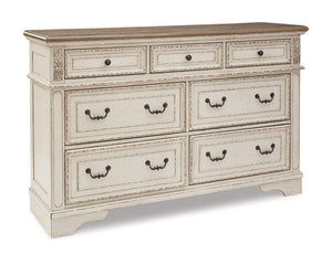 Realyn Queen Panel Bed, Dresser, Chest and 2 Nightstands