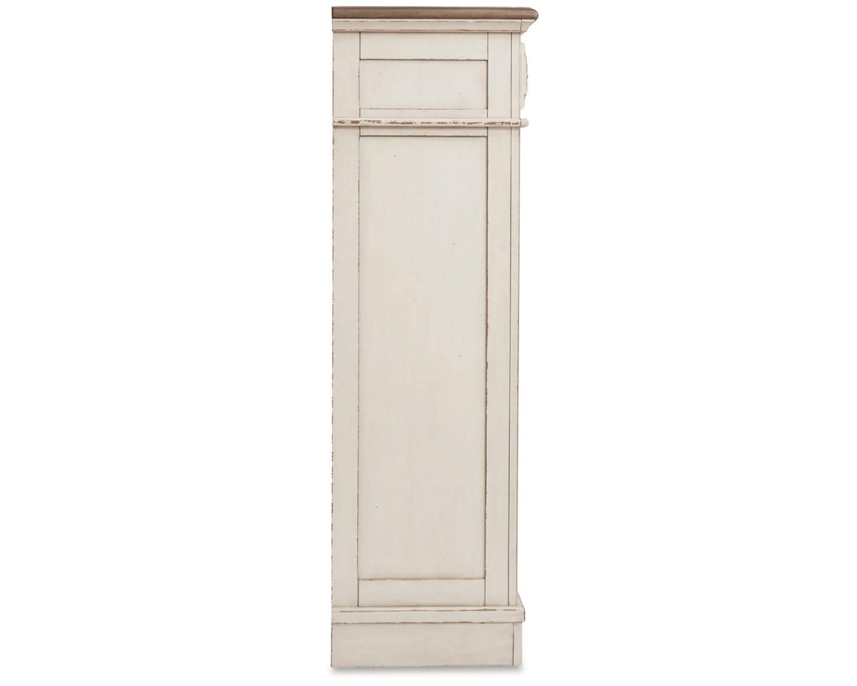 Realyn Full Panel Bed and Chest