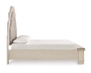 Cama Queen Realyn con paneles tapizados, espacio de almacenamiento, cómoda y mesita de noche