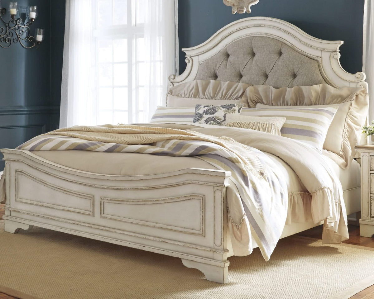 Cama California King con paneles, tocador, espejo y mesita de noche Realyn