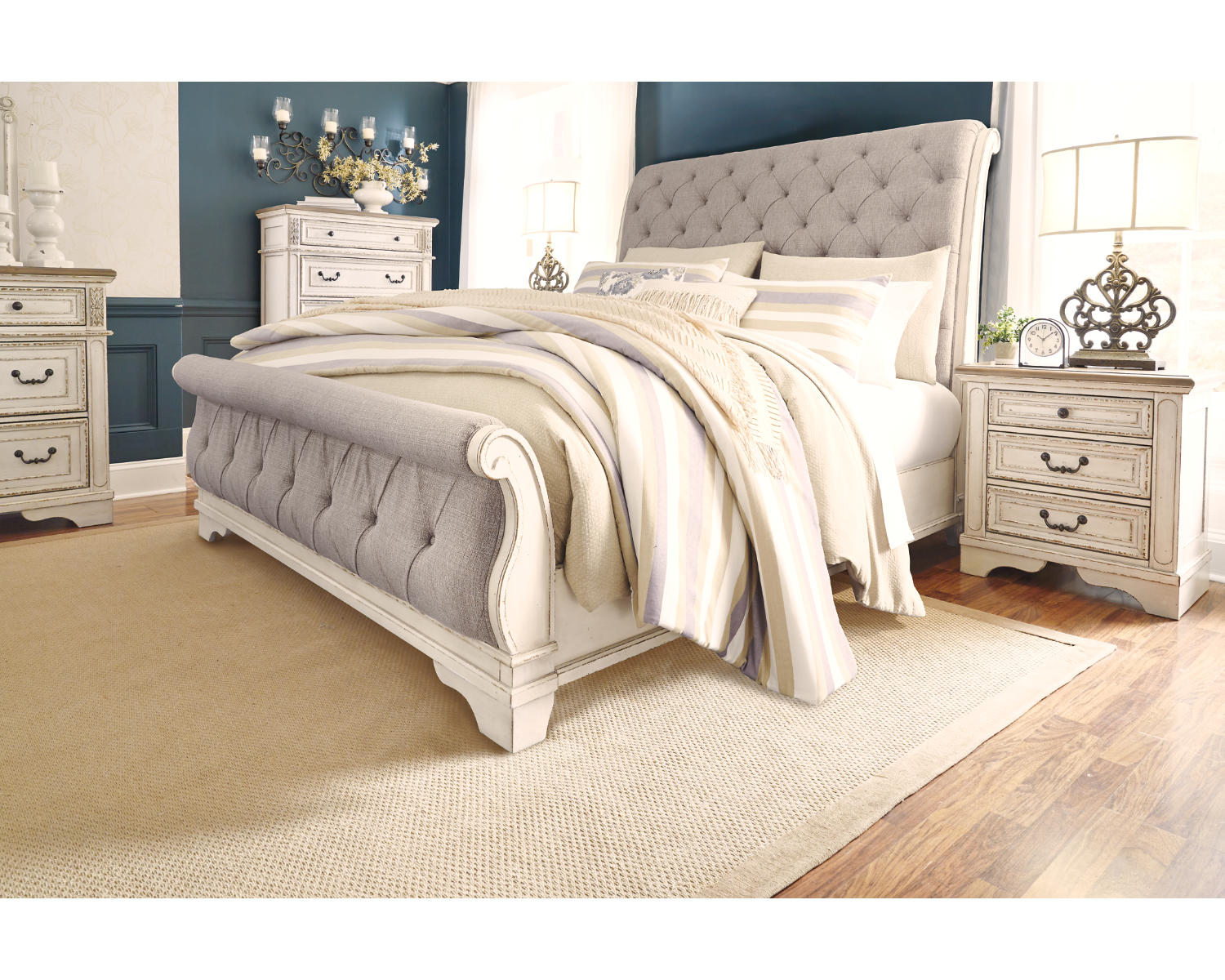 Realyn California King Sleigh Bed