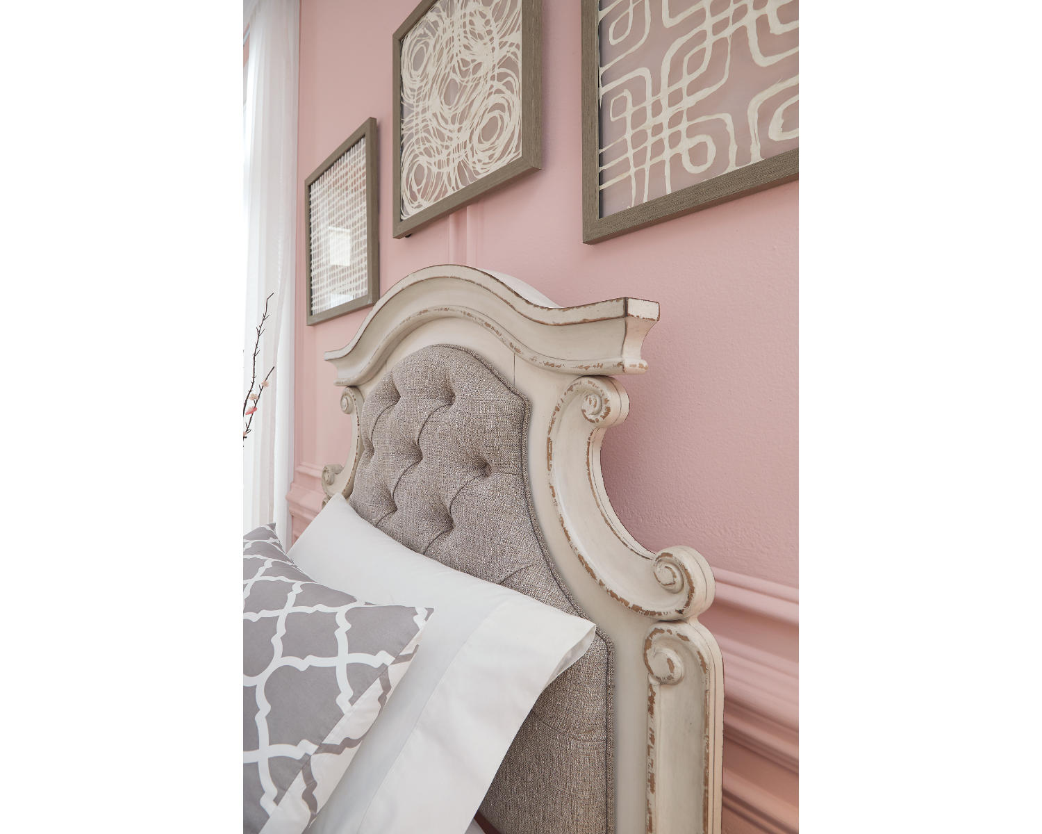 Realyn Twin Upholstered Panel Headboard