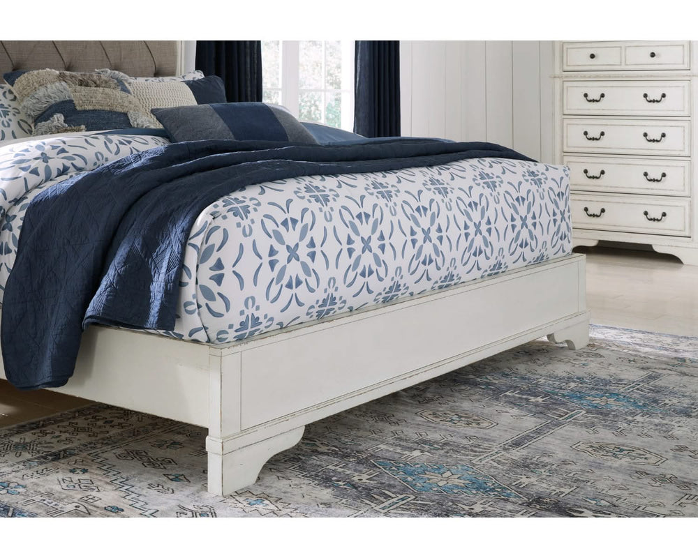 Cama Queen con paneles tapizados Blendon