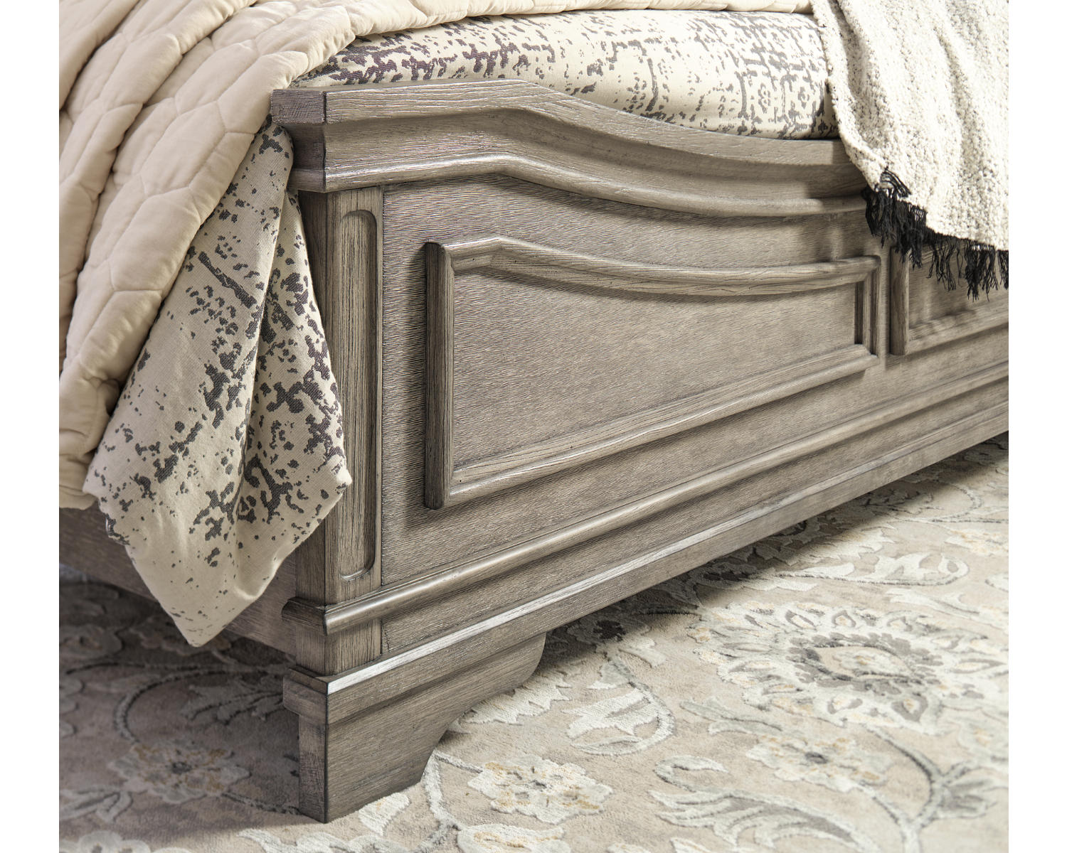 Lodenbay California King Panel Bed