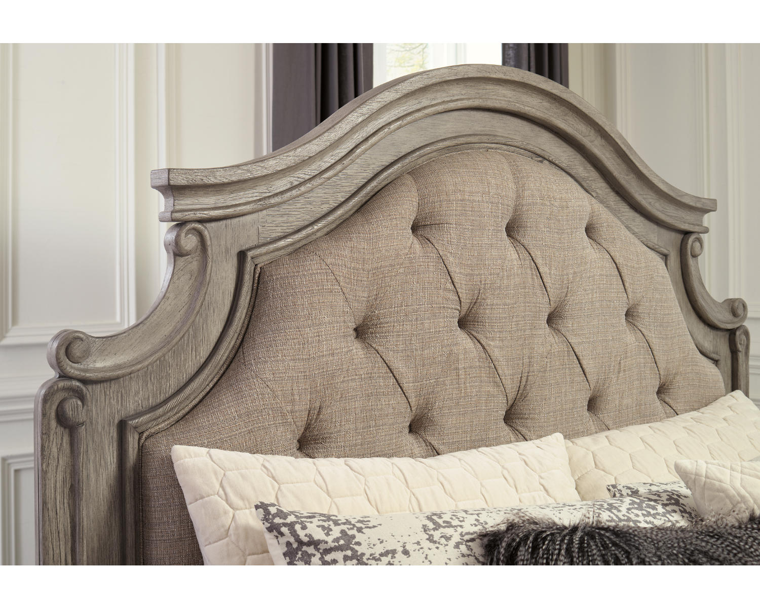 Lodenbay King Panel Bed
