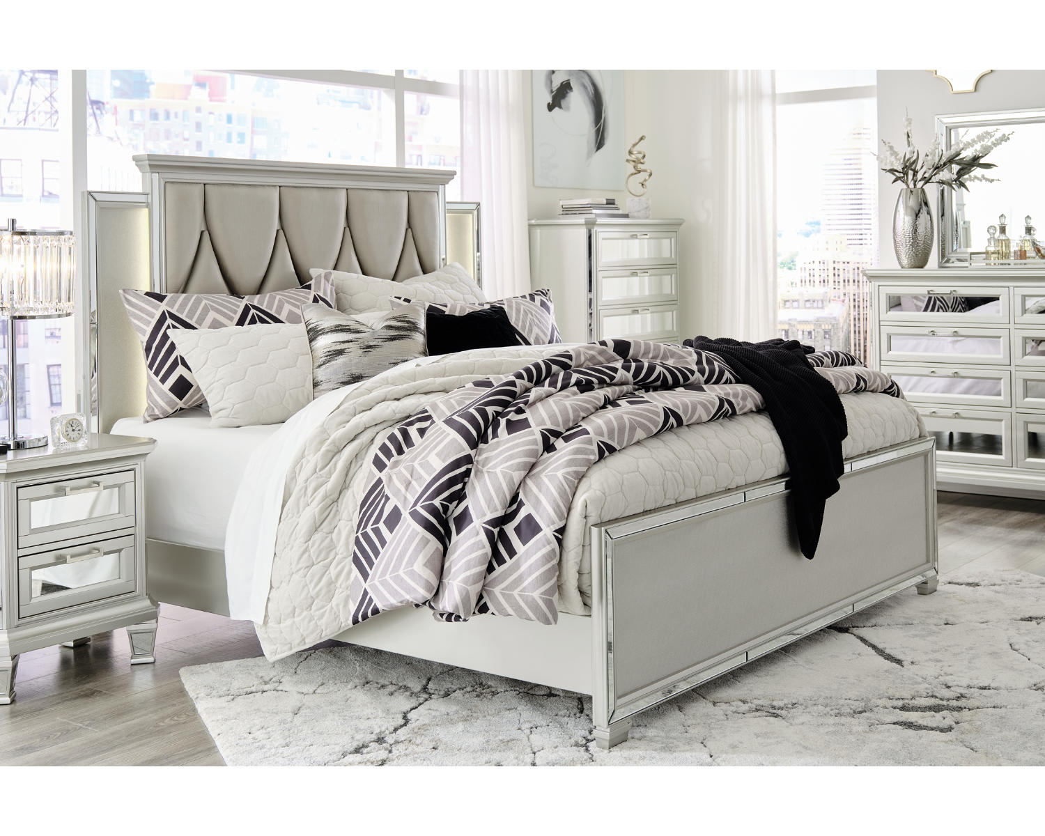 Lindenfield King Panel Bed