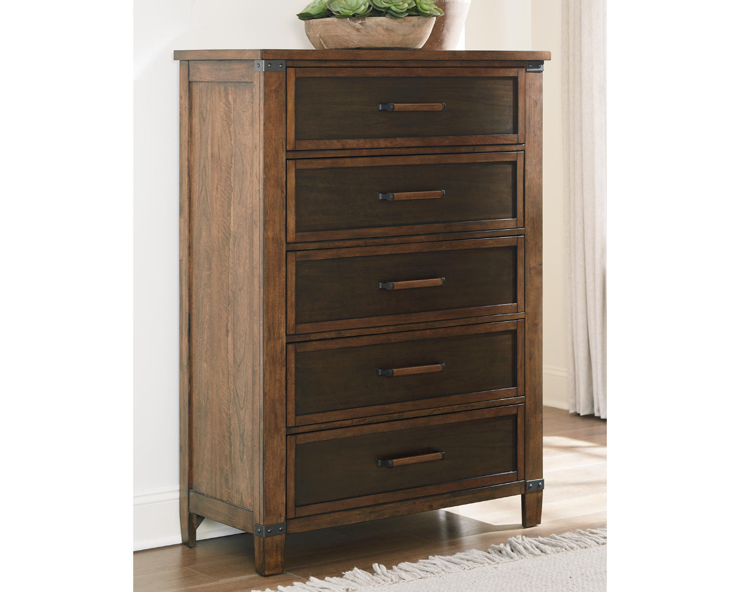 Wyattfield Chest of Drawers