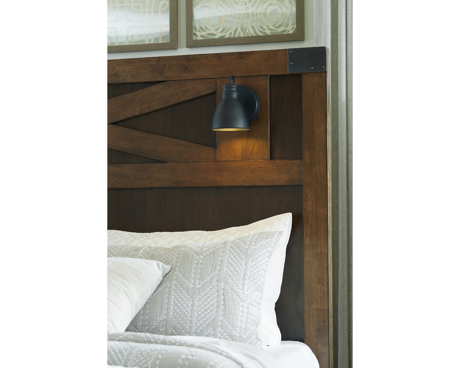 Wyattfield Queen Panel Bed with Storage
