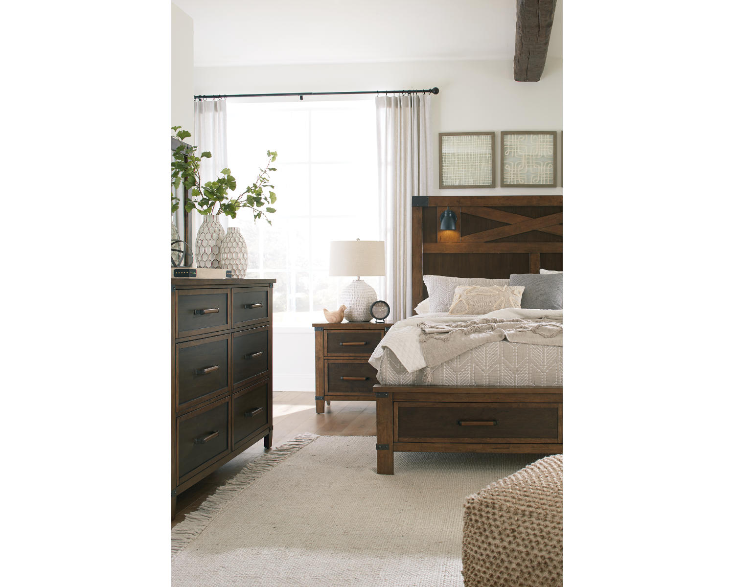 Wyattfield Queen Panel Bed with Storage