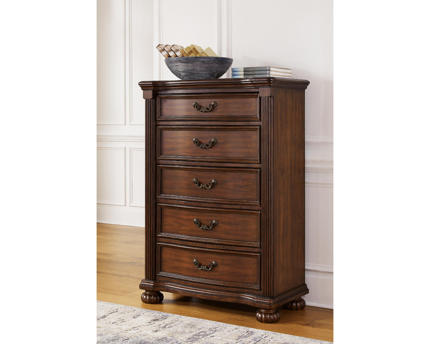 Lavinton Chest of Drawers