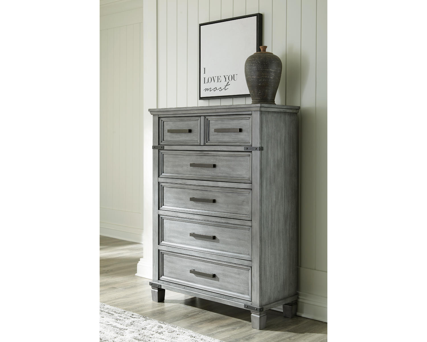 Russelyn Chest of Drawers